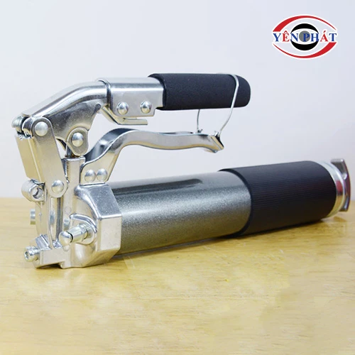 Súng bơm mỡ bò bằng tay Yato YT-0704 500cc 2