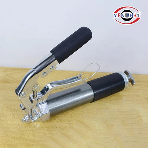 Súng bơm mỡ bò bằng tay Yato YT-0704 500cc 4
