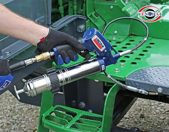 Vận hành cơ chế bóp cò