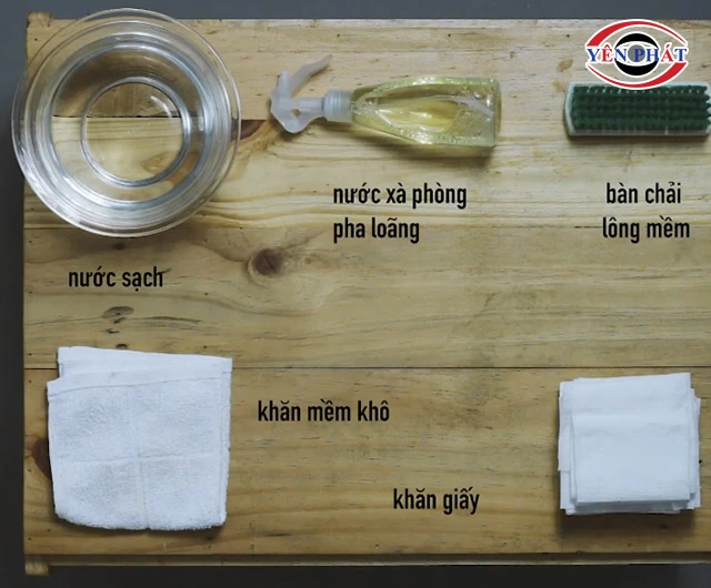 dụng cụ làm sạch giày