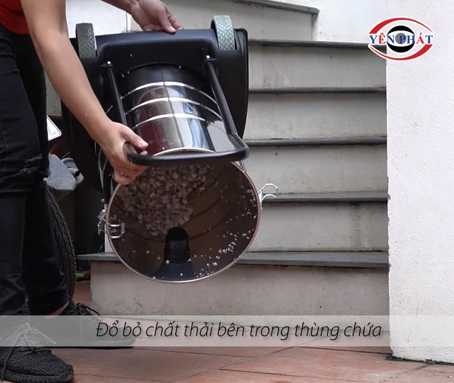 đổ rác sau khi sử dụng
