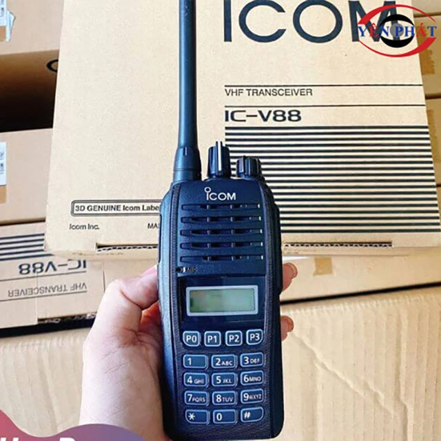 thiết kế nhỏ gọn của Máy bộ đàm ICOM IC-V88