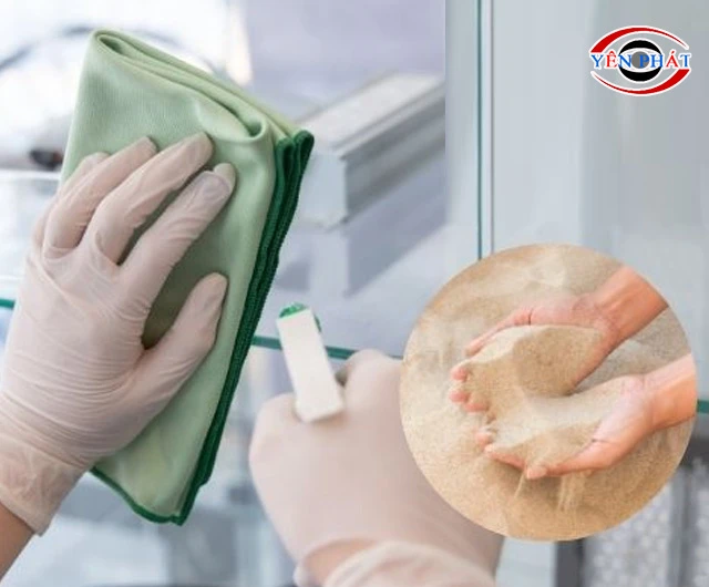 Xử lý kính bị ố bằng cát