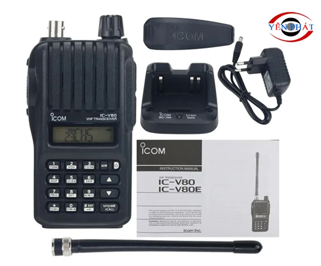 Dung lượng pin lớn, có sạc đi kèm