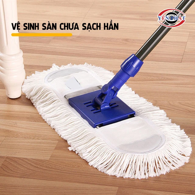 Lau sàn chưa sạch hẳn 