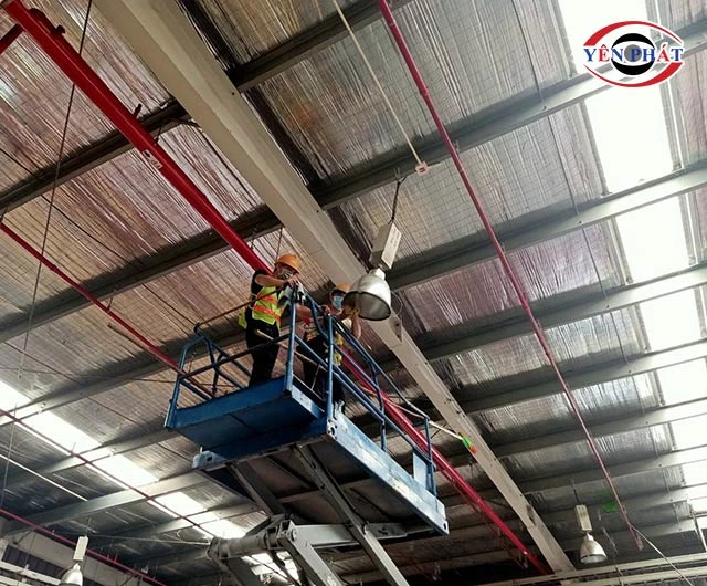 Vệ sinh trần nhà xưởng