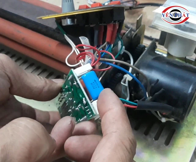 Cách sửa máy ép Plastic chỉ với 5 bước ngay tại nhà