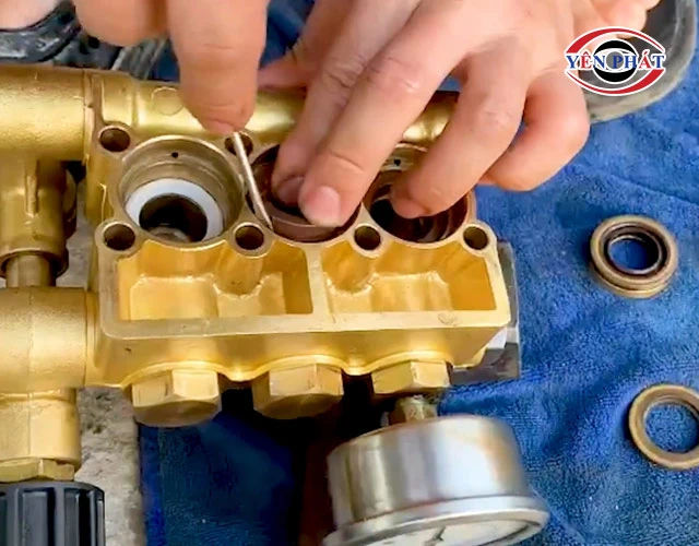 Cách thay Bộ phớt nước, phớt dầu máy 3kW