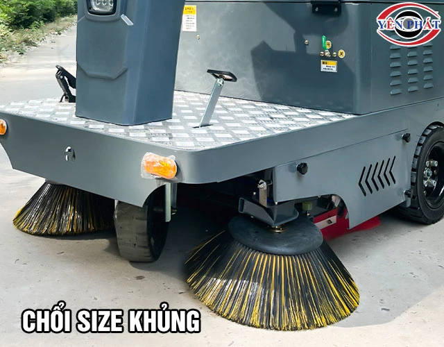 Chổi xe quét rác ngồi lái Kumisai KMS 160E
