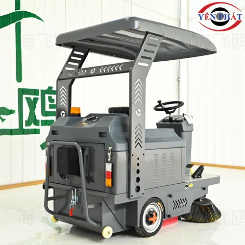 Xe quét rác ngồi lái Kumisai KMS 160E 4
