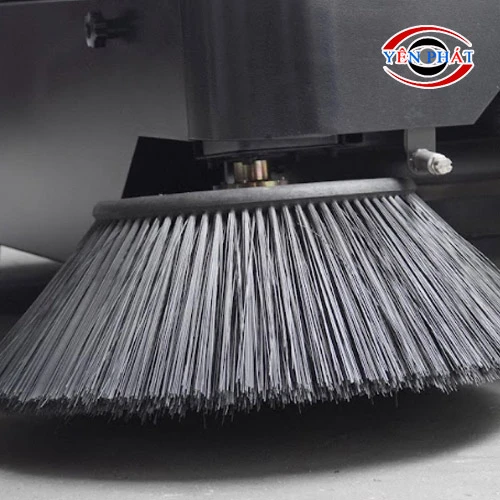 Xe quét rác công nghiệp Kumisai KMS-1400E 4