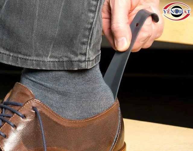 Bộ dụng cụ đánh giày đón gót giày