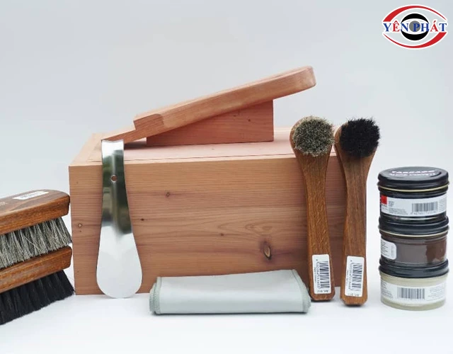 Bộ dụng cụ đánh giày hộp đựng