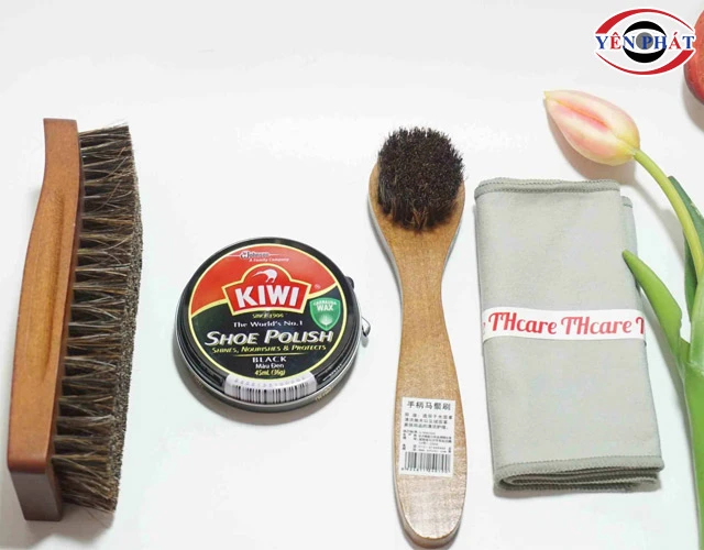 Bộ dụng cụ đánh giày Kiwi