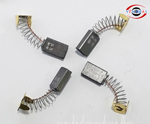 Chổi than máy phát bị hao mòn