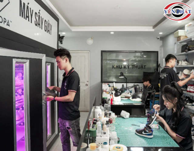 Quán vệ sinh giày Hà Nội