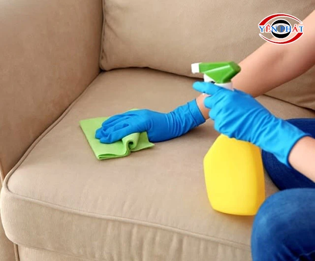 16+ Dung dịch làm sạch ghế sofa da, nỉ, vải hiệu quả nhất