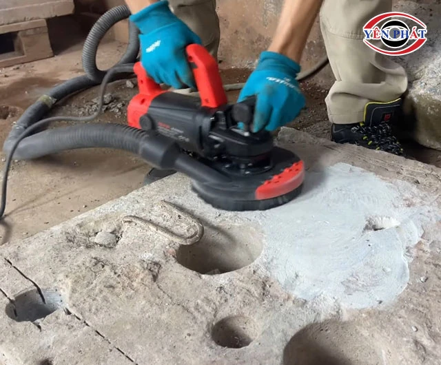 sử dụng máy mài bê tông hút bụi