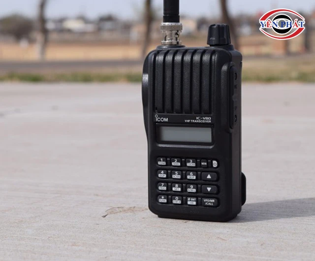 iCOM IC-V80 UHF