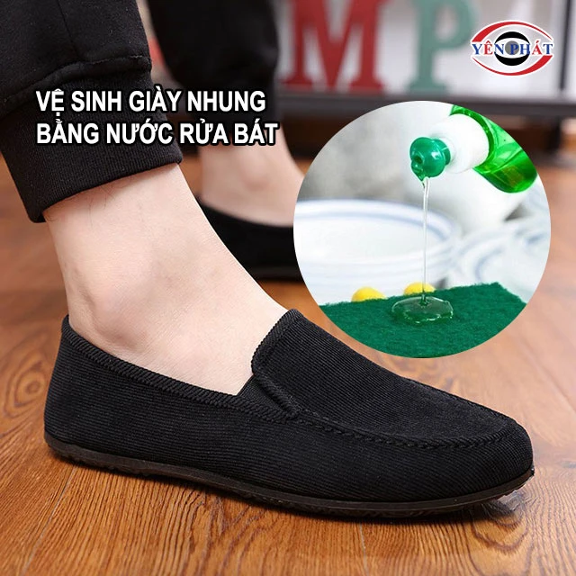 Xử lý vết bẩn giày nhung bằng nước rửa bát