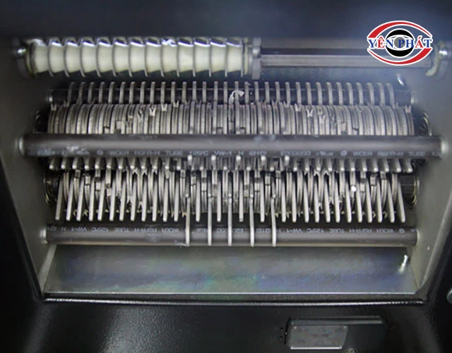 dao căt của máy hủy giấy công nghiệp