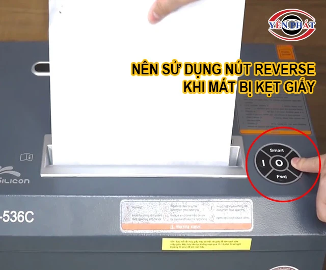 nên nhấn nút R khi máy bị kẹt giấy