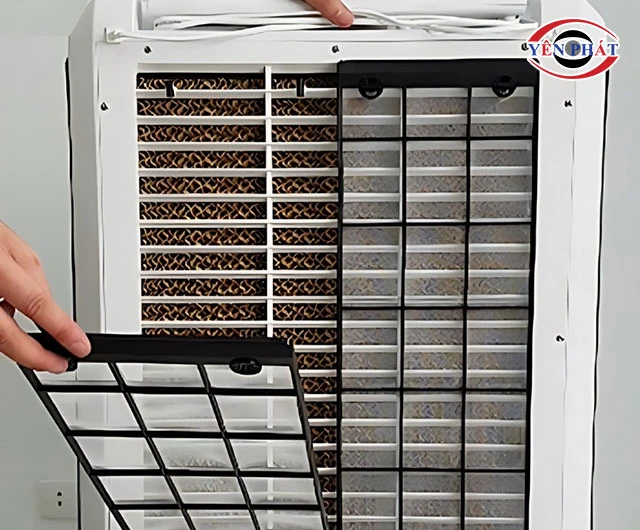 tháo và vệ sinh lưới lọc gió máy hút ẩm