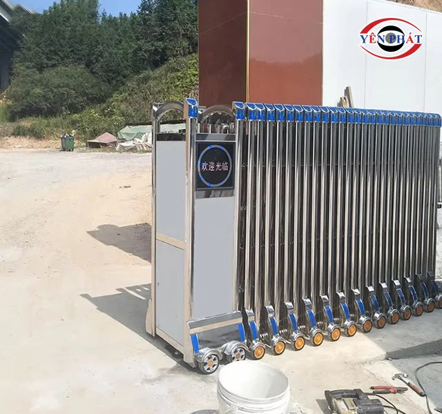 cổng xếp inox chạy điện HI41