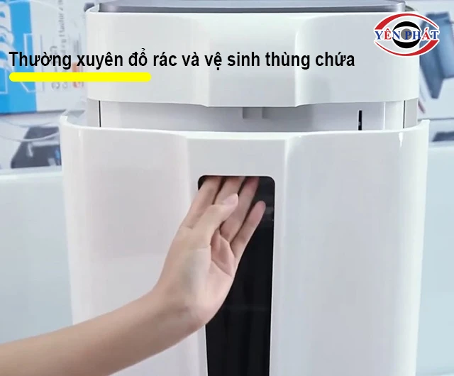 vệ sinh thùng chứa rác thường xuyên