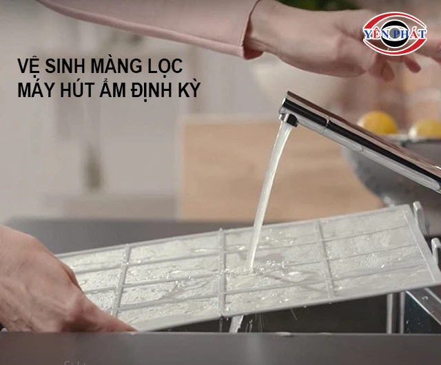 vệ sinh màng lọc của máy định kỳ
