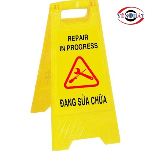Biển báo chữ A đang sửa chữa
