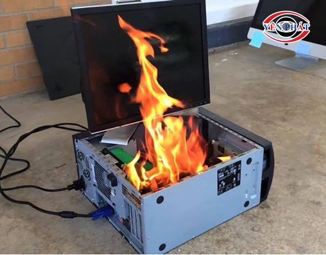 máy tính bị cháy