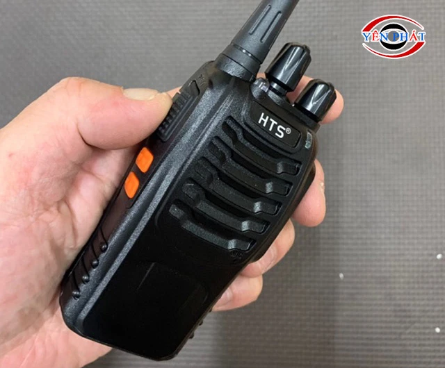 Dùng bộ đàm chuẩn, truyền tin mượt