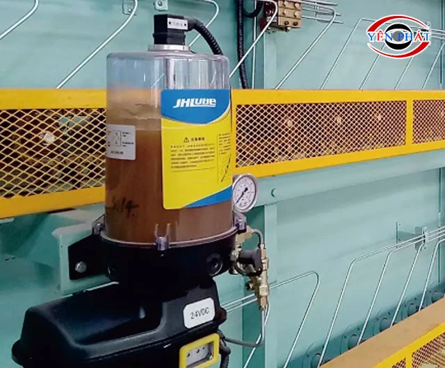 Máy bơm mỡ điện 24V: Cấu tạo, Ưu điểm, Ứng dụng thực tế