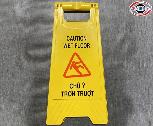 Biển cảnh báo trơn trượt