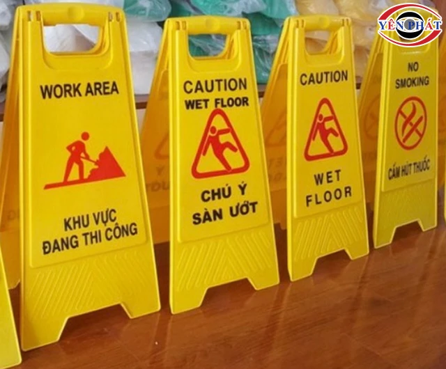 Chọn biển cảnh báo chữ A phù hợp