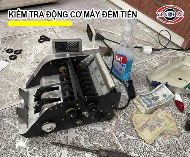 kiểm tra Động cơ máy đếm tiền