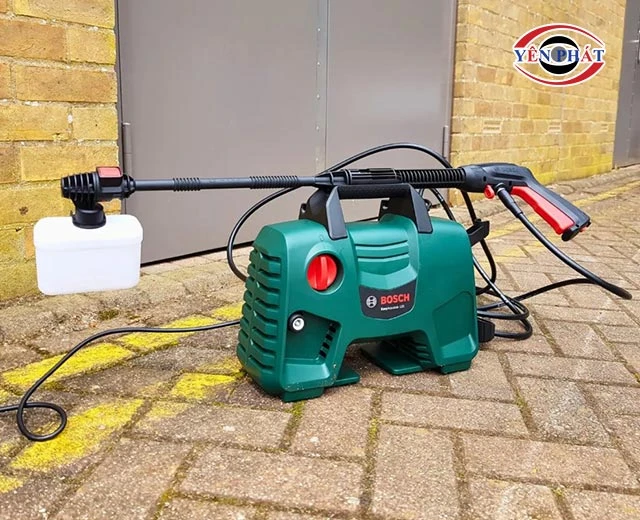 Máy rửa xe Bosch Easy Aquatak 120