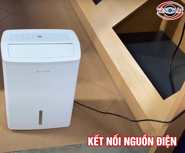Bước 1 cách sử dụng máy hút ẩm
