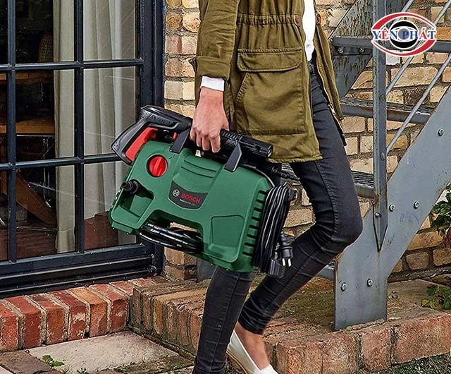 Máy rửa xe Bosch AQT 110 trọng lượng nhẹ, cơ động