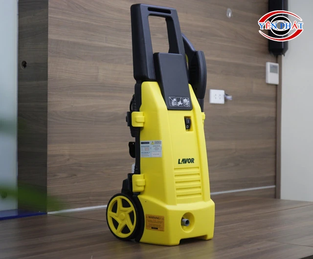 Máy rửa xe Lavor khá được ưu ái với báo giá hấp dẫn