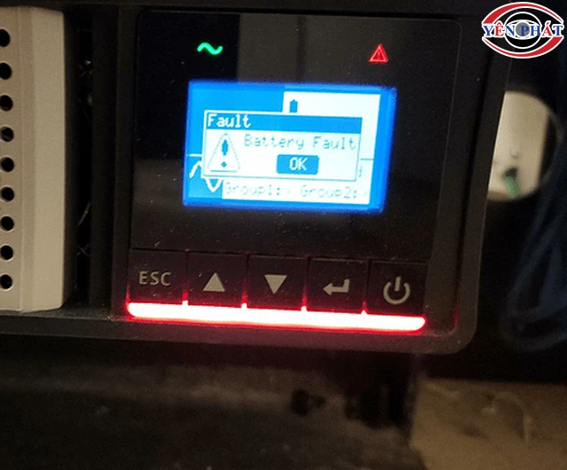 sửa chữa bộ lưu điện báo lỗi Fault