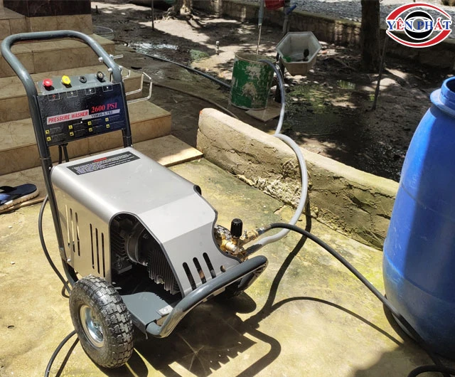 Máy rửa xe đầu liền xịt mạnh mẽ