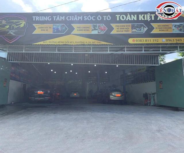 Rửa xe ở Tiền Giang