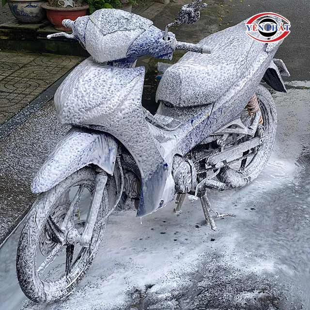 Rửa xe Sắc Màu
