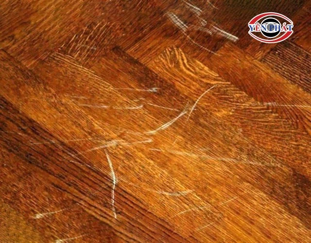 gây trầy xước sàn
