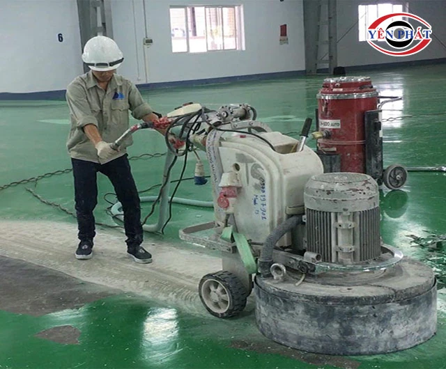 loại bỏ lớp sơn cũ