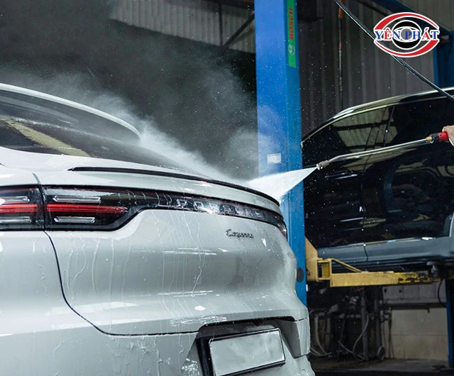 rửa sạch xe