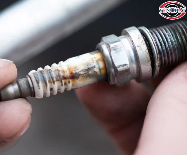 Vệ sinh máy phát điện bugi