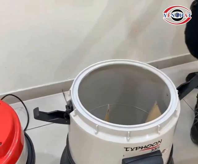 thùng chứa của Máy hút bụi Typhoon 335